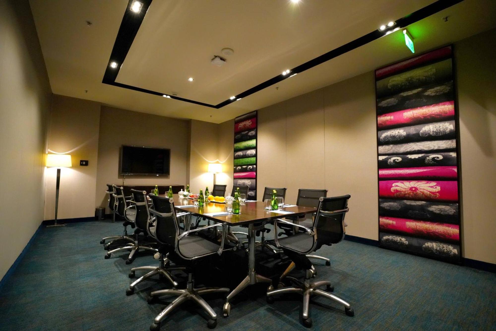 Fairfield By Marriott Bengaluru Rajajinagar Hotel Exterior photo