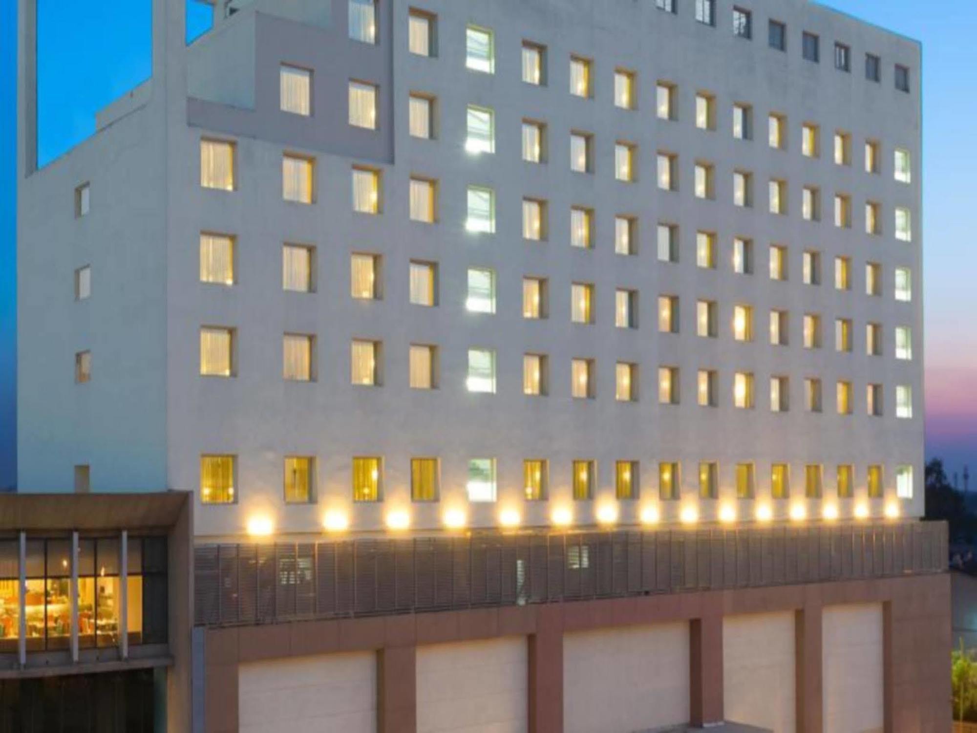 Fairfield By Marriott Bengaluru Rajajinagar Hotel Exterior photo